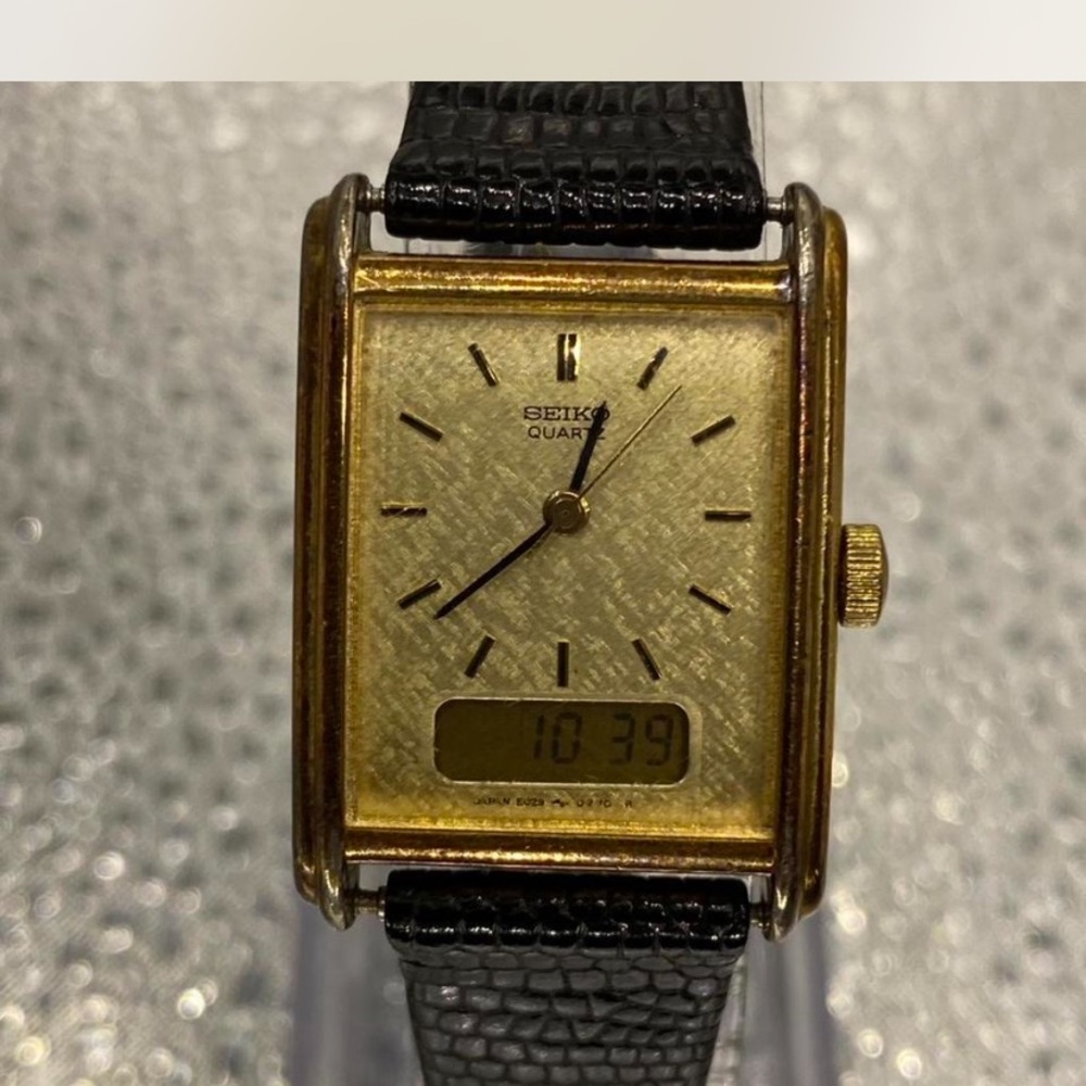 ^^^ Seiko *** Gold Dial Rectangular Watch / Black… - image 4